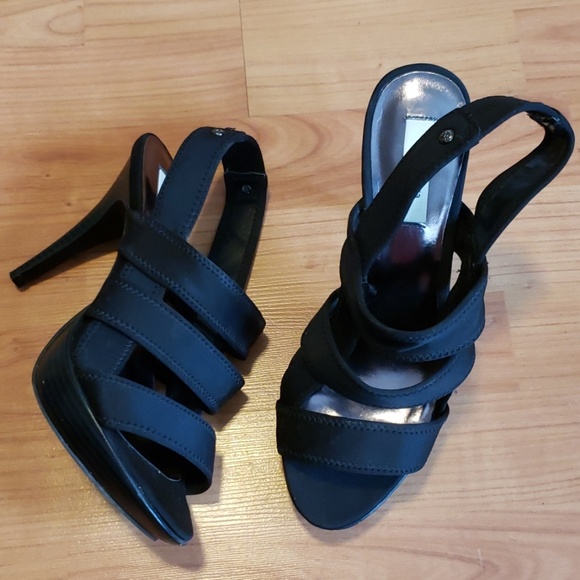 Vera Wang Shoes - Vera Wang super comfortable strappy high heels
